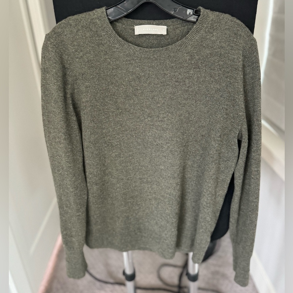 Everlane cashmere sweater